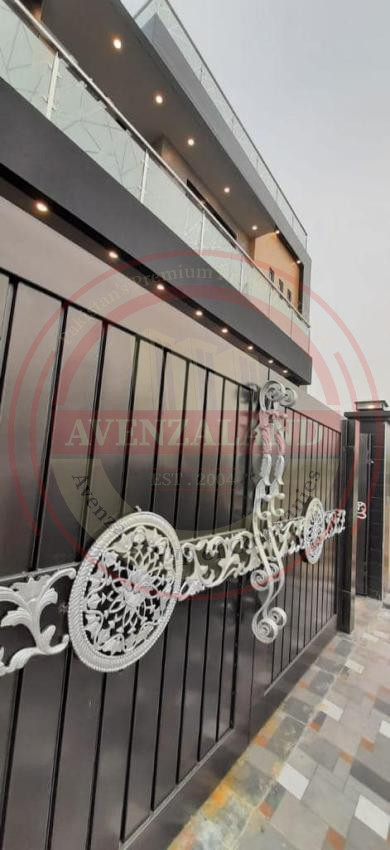 8 Marla House For Sale In DHA Lahore.