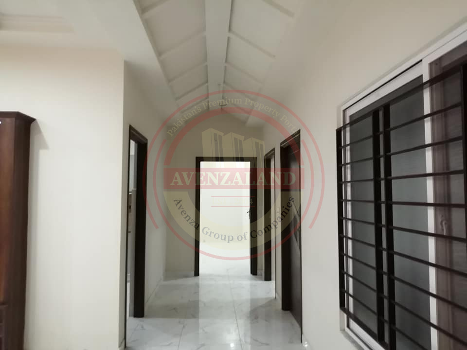 10 Marla House Available For sale In Faisalabad