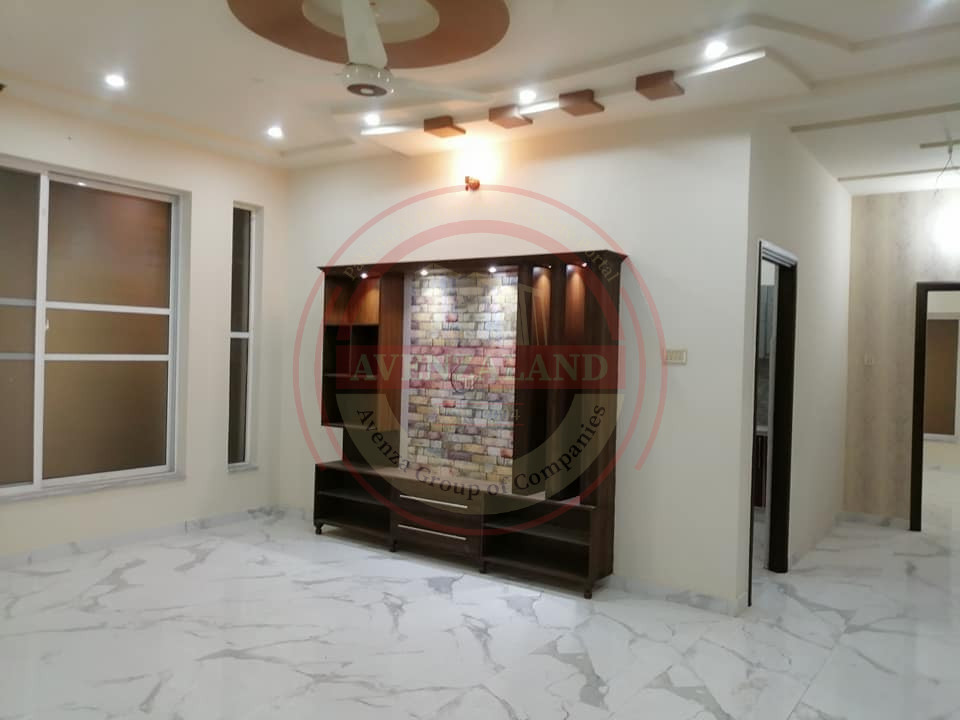 10 Marla House Available For sale In Faisalabad