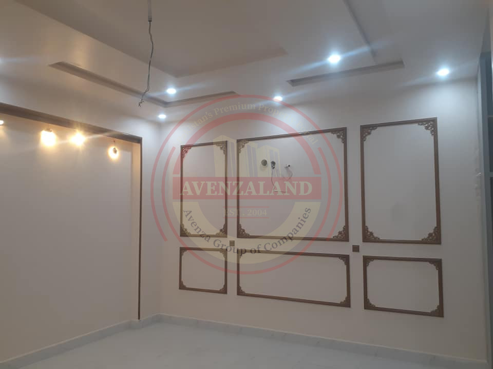 10 Marla House Available For sale In Faisalabad