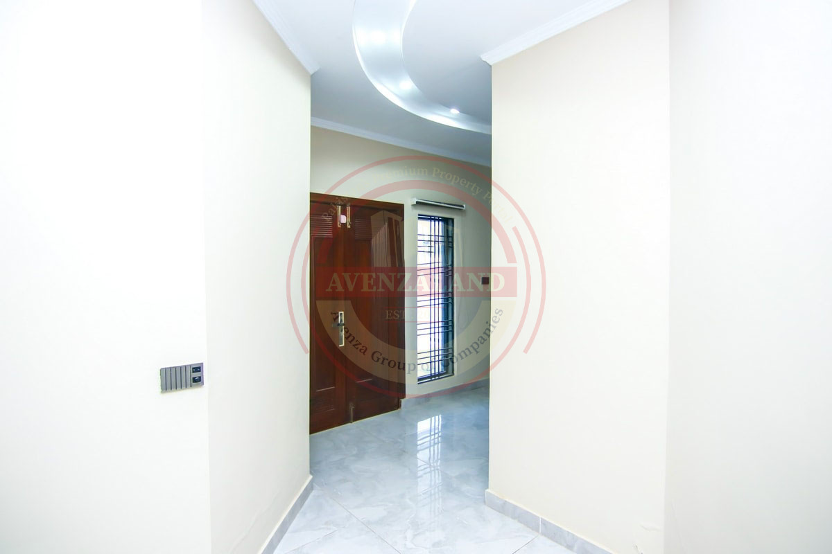 10 Marla House for Sale Bahria Town Phase 8, Rawalpindi