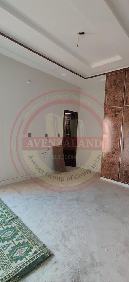 5 Marla House  In New Model Town