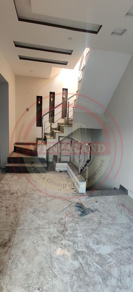 5 Marla House  In New Model Town