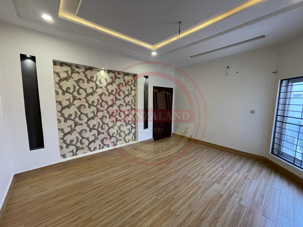 10 MARLA HOUSE FOR SALE IN MODEL TOWN MULTAN