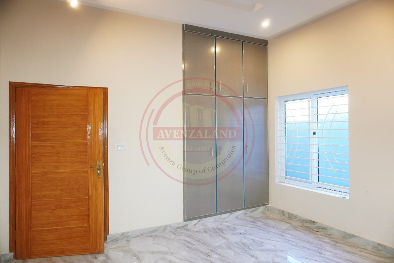 6.25 Marla Corner House For Sale In Royal Orchard, Multan