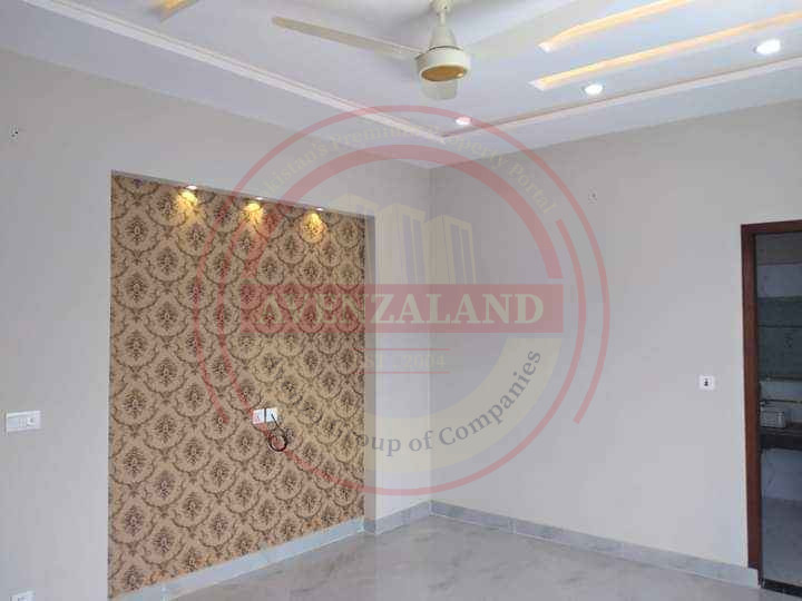 10 Marla House For Sale In Model Town Multan.