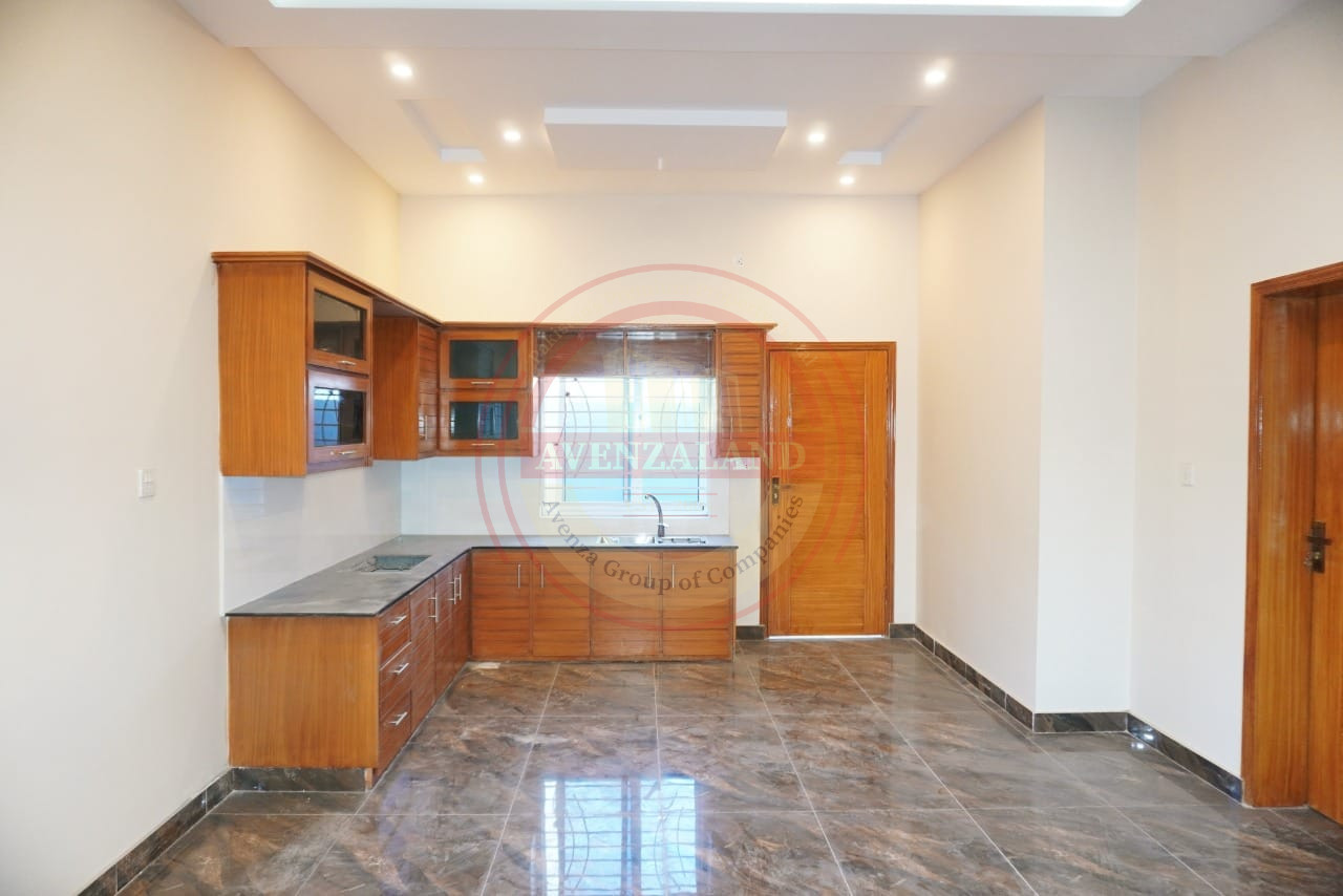 6.25 Marla Corner House For Sale In Royal Orchard, Multan