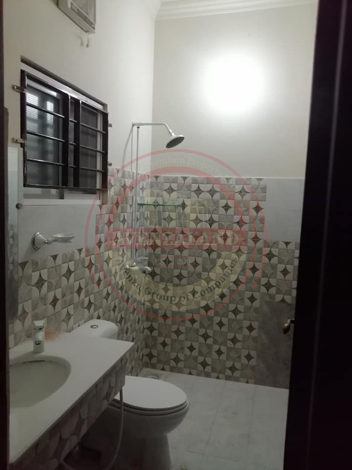 10 Marla House Available For sale In Faisalabad