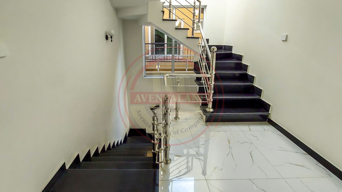 10 Marla House for Sale Bahria Town Phase 8, Rawalpindi