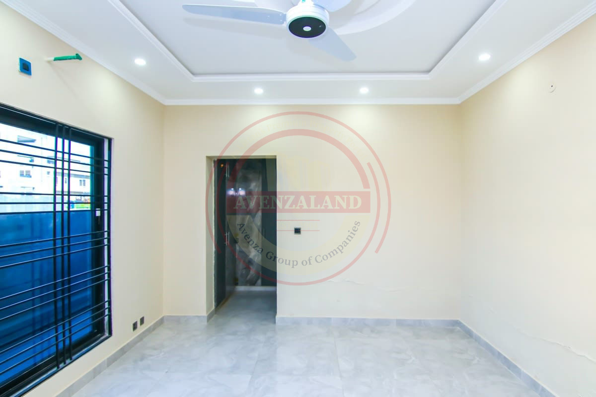 10 Marla House for Sale Bahria Town Phase 8, Rawalpindi