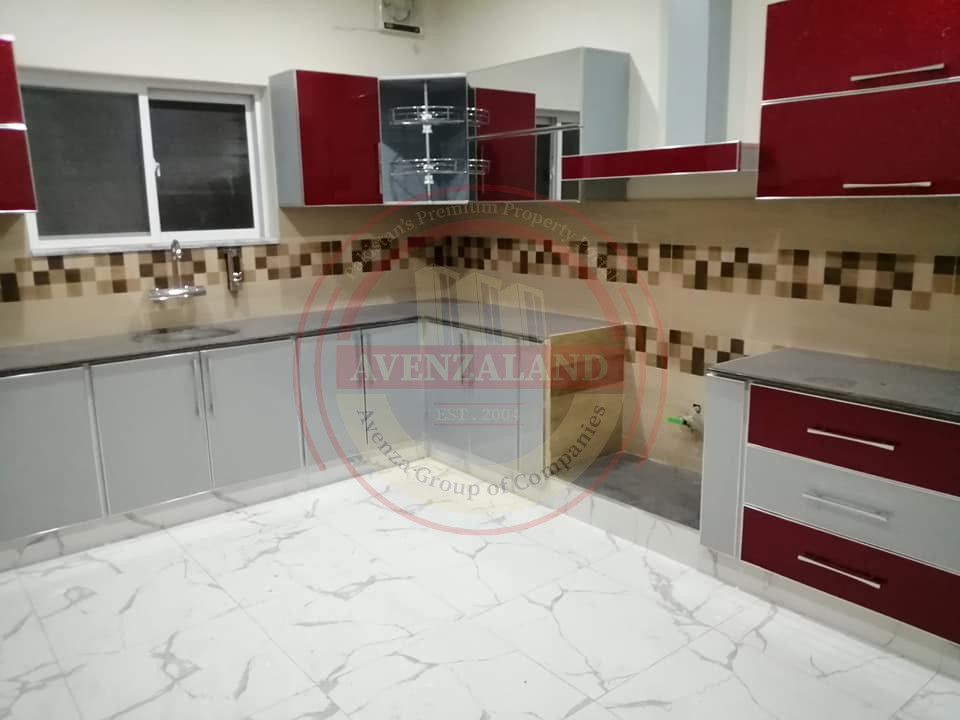 10 Marla House Available For sale In Faisalabad