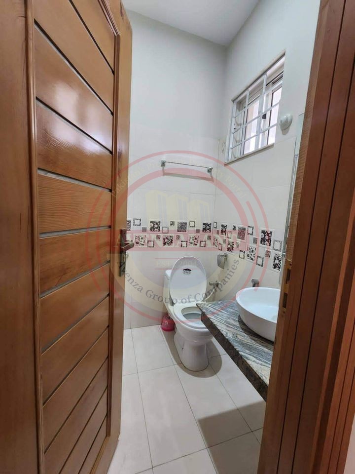 10 Marla House For Sale In Bahria Town Rawalpindi.