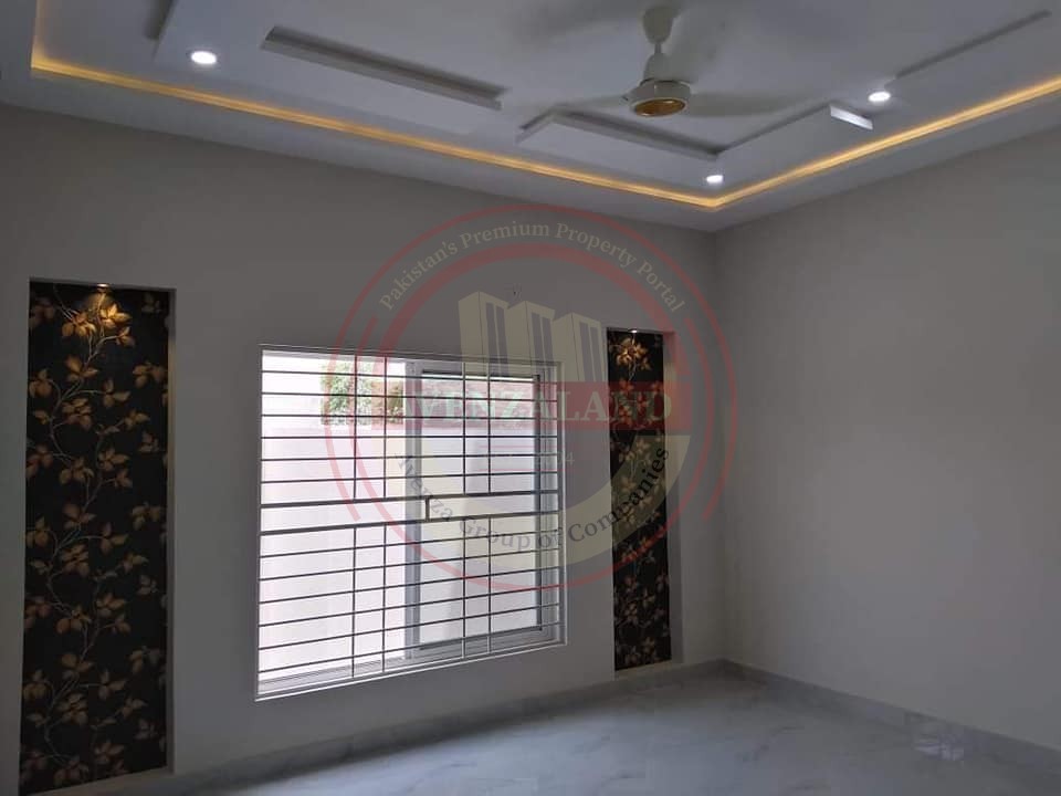 10 Marla House For Sale In Model Town, Multan.
