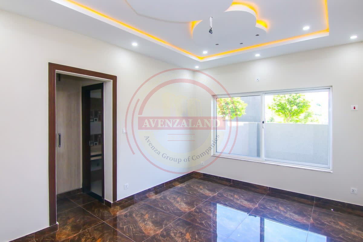 10 Marla House for Sale - Bahria Town Phase 8 Sector 6, Rawalpindi