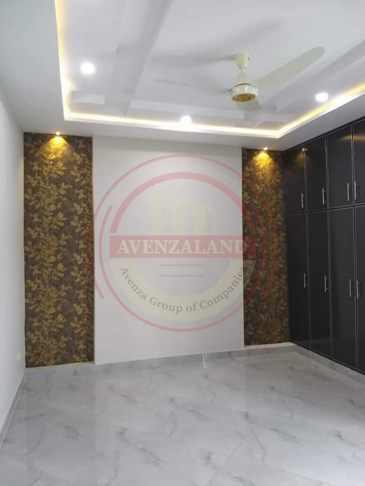 10 Marla House For Sale In Model Town, Multan.