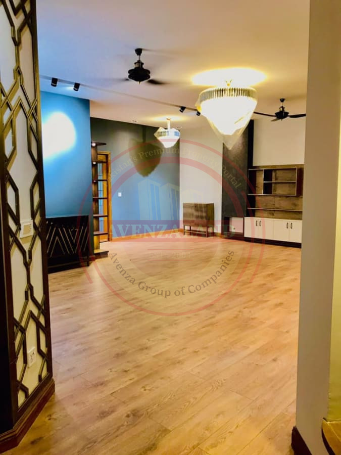 10 Marla House For Sale Bahria Town Phase 8, Block Umer, Rawalpindi