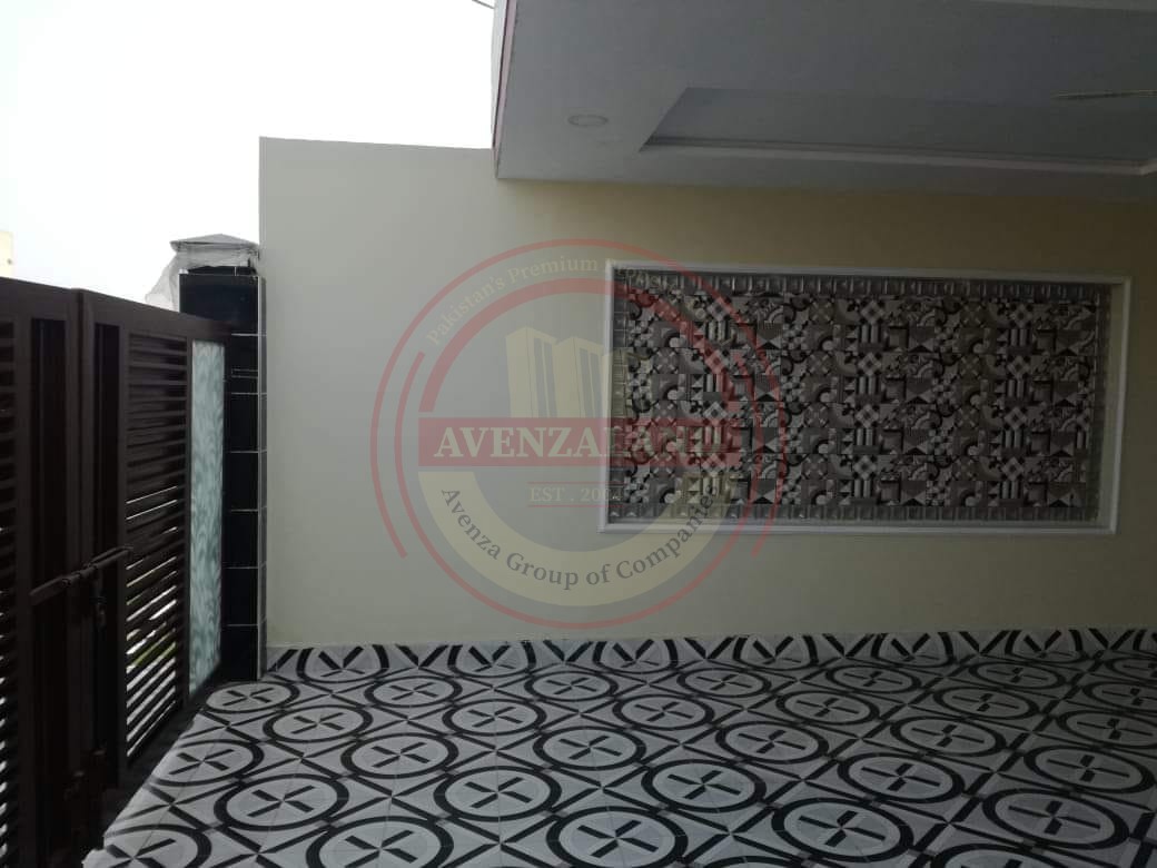 10 Marla house available for sale in Wapda town phase 1 Multan.