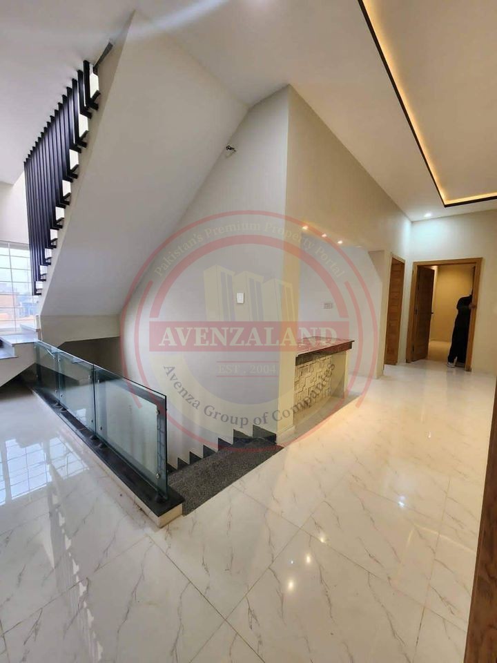 10 Marla House For Sale In Bahria Town Rawalpindi.
