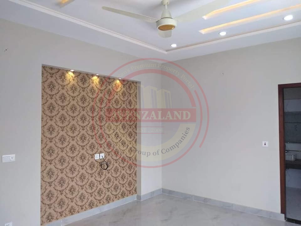 10 Marla House For Sale In Model Town, Multan.