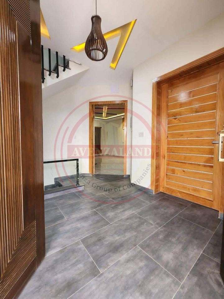 10 Marla House For Sale In Bahria Town Rawalpindi.