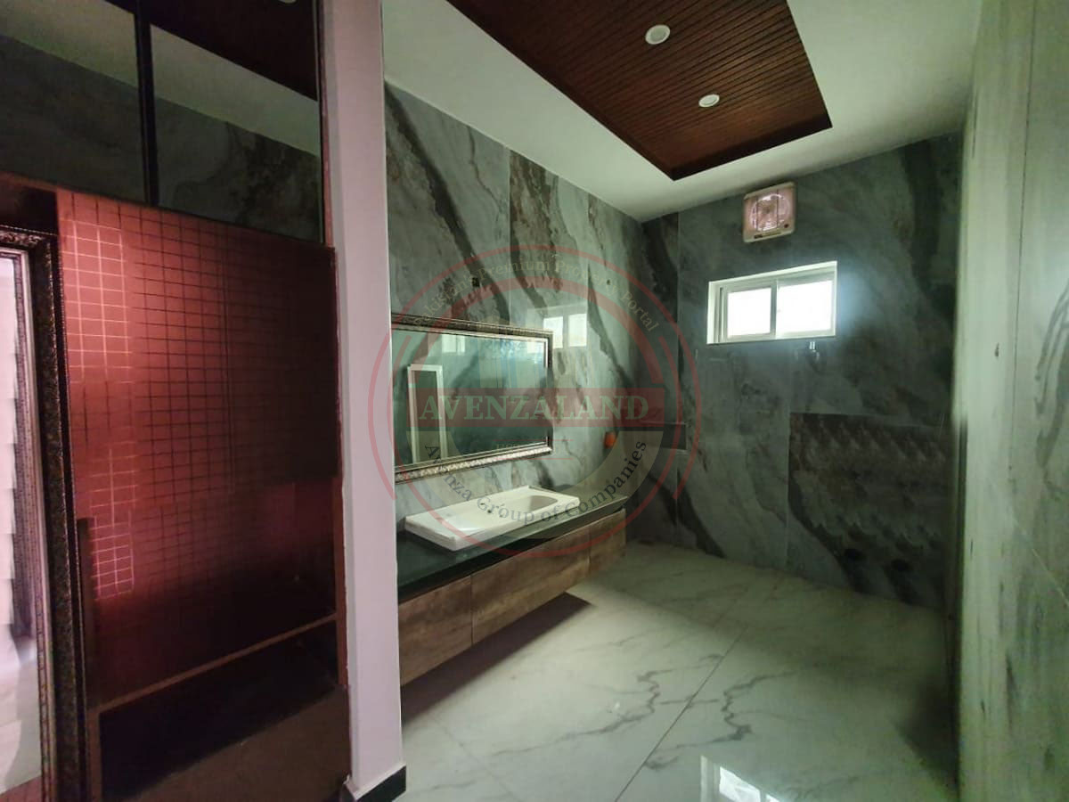 1 Kanal House For Sell Abdullah Gardens canal Road Faisalabad 
