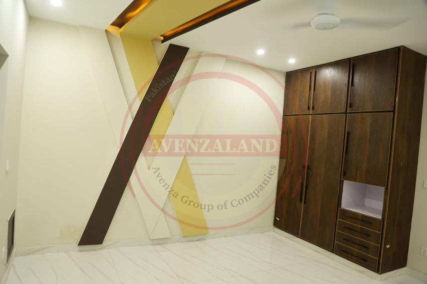 10 Marla House For Sale In Bahria Town Rawalpindi.