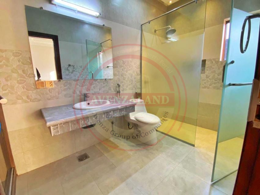 10 Marla House For Sale In Bahria Town Rawalpindi.