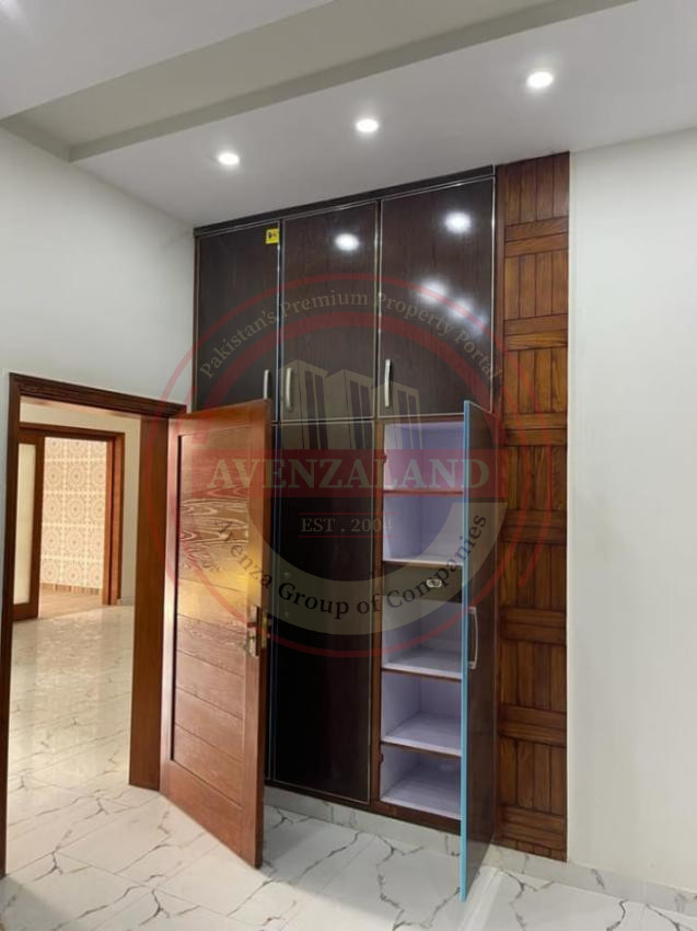  5.3 House For Sale In Khayaban Gardens, Faisalabad
