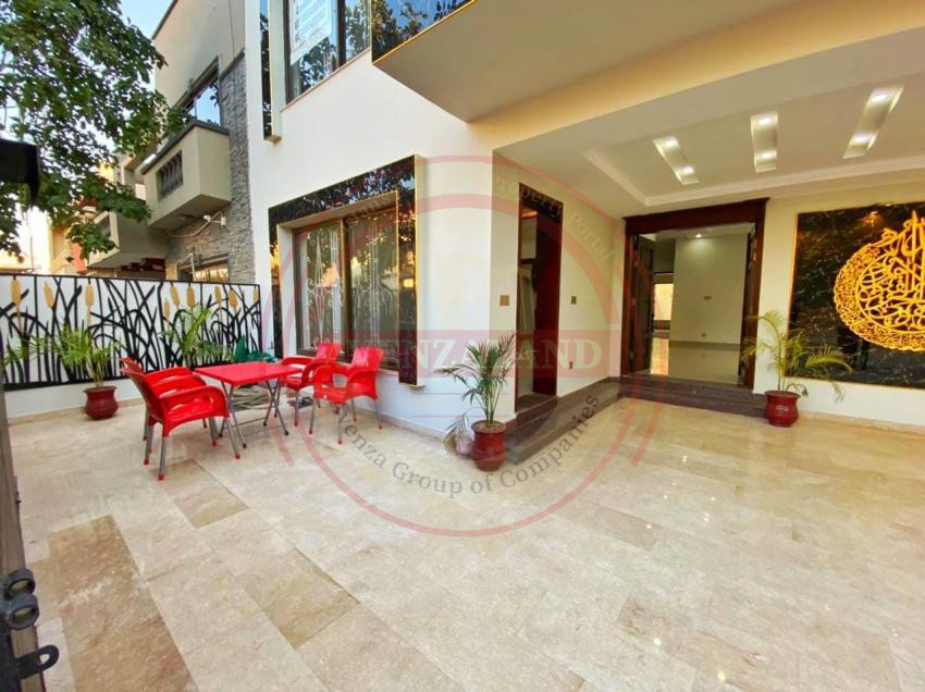 10 Marla House For Sale In Bahria Town Rawalpindi.