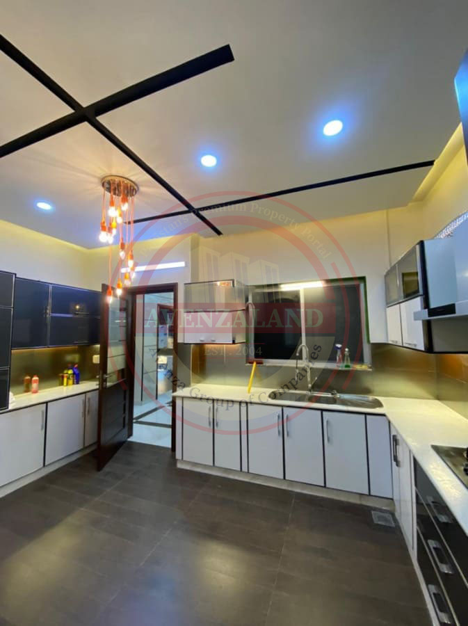 10 Marla House For Sell in Eden Valley, Faisalabad