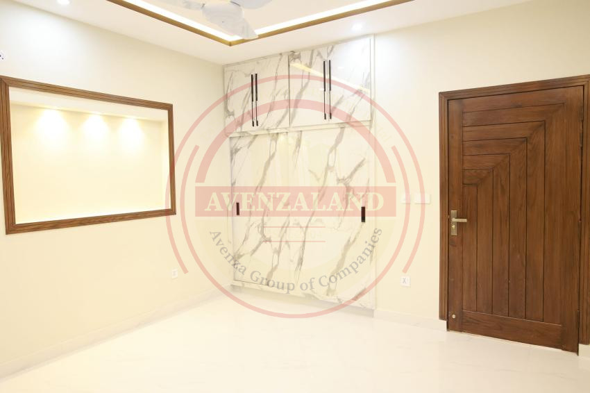 10 Marla House For Sale Sector F1, Phase 8, Bahria Town Rawalpindi