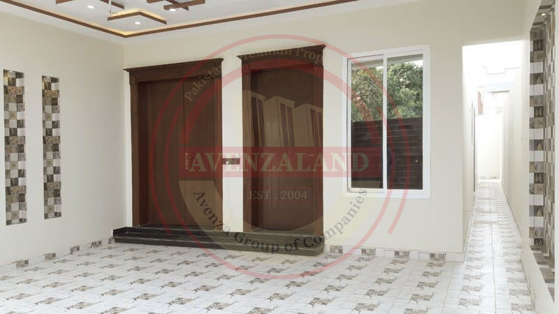 9.5 Marla House For Sell in Bahadurour Multan