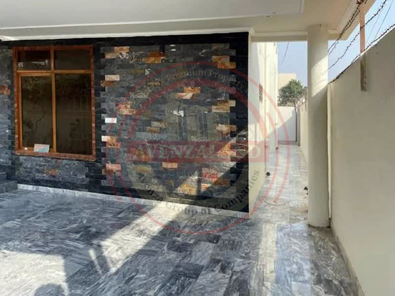 8 Marla House For Sell in Zakariya Town Multan