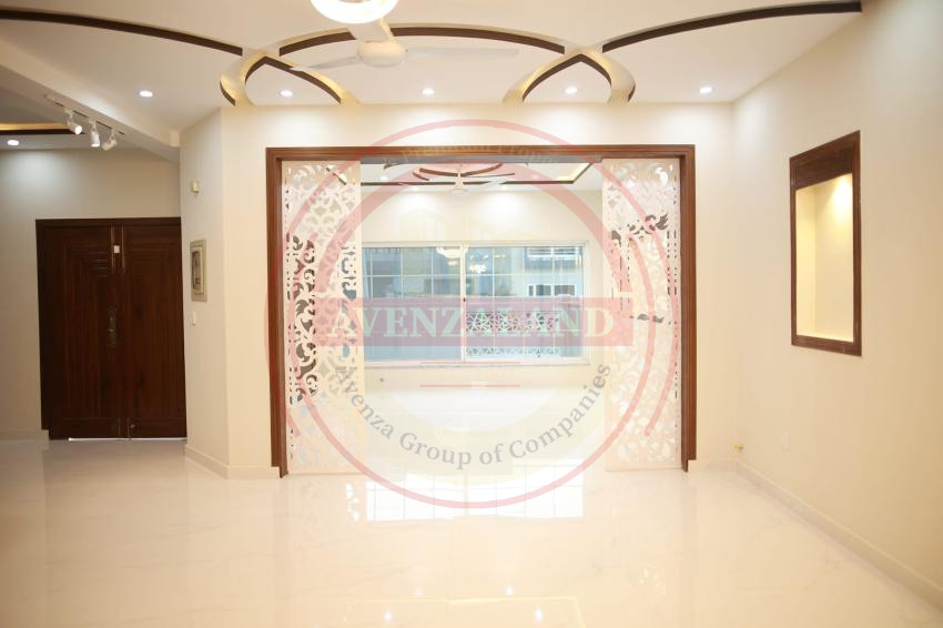 10 Marla House For Sale Sector F1, Phase 8, Bahria Town Rawalpindi