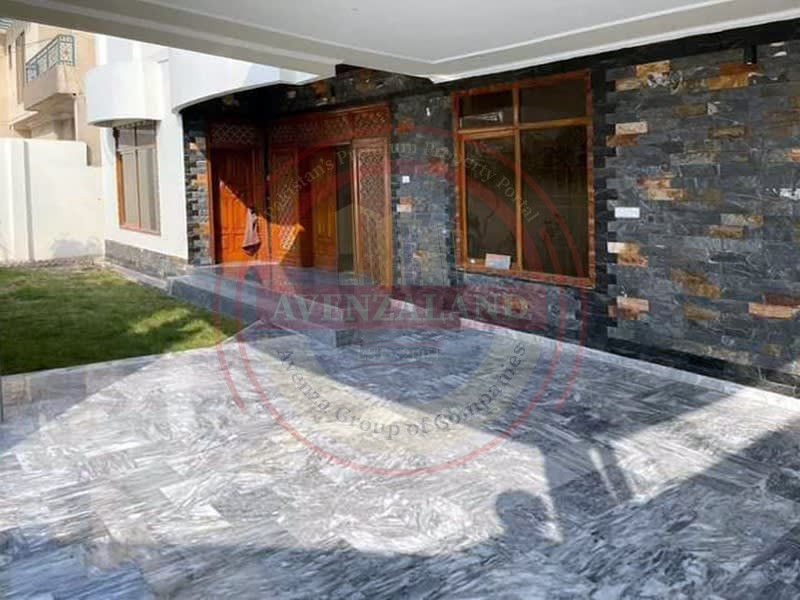 8 Marla House For Sell in Zakariya Town Multan