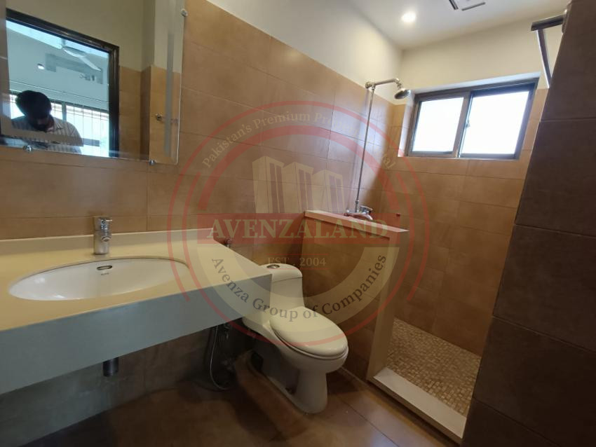 10 Marla House For Rent Phase-4 DHA Lahore