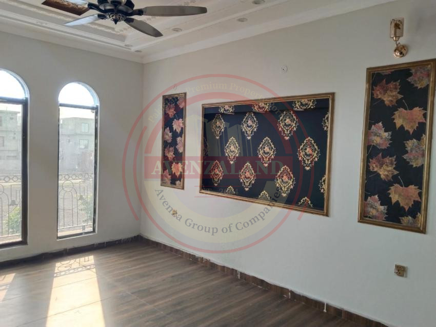 10 Marla House in park view city Lahore