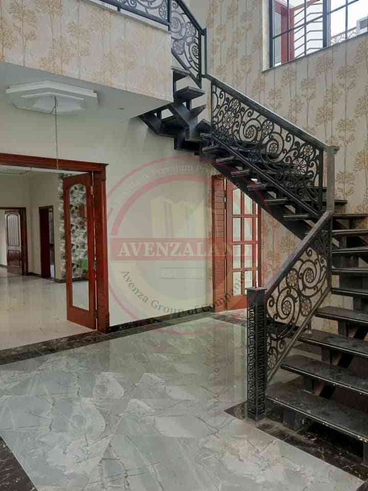 1 Kanal House Available for Sale in Royal Orchard Multan.