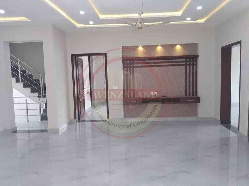 10 Marla House Available For Sale   Model Town  Multan.
