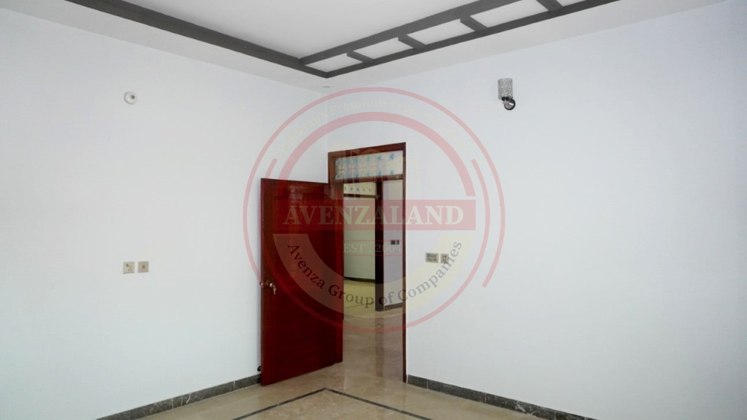 400 Sqyd House for Sale in Saadi Town Kharachi
