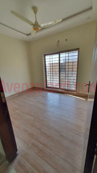 10 Marla House for Sale in Bahria Town Phase 8 Sector B Rawalpindi