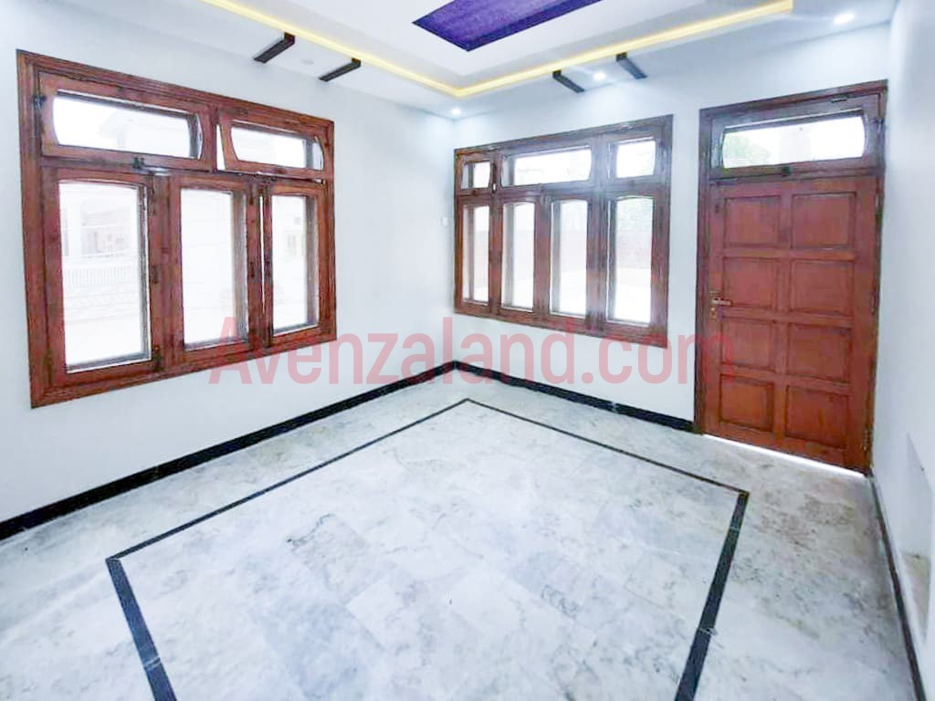 10 Marla House for Sale in Hayatabad Peshawar