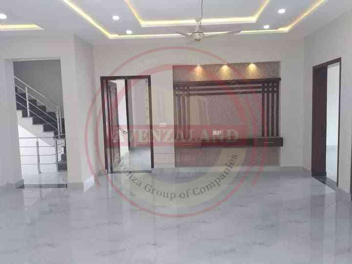 10 Marla House For Sale In Model Town, Multan.