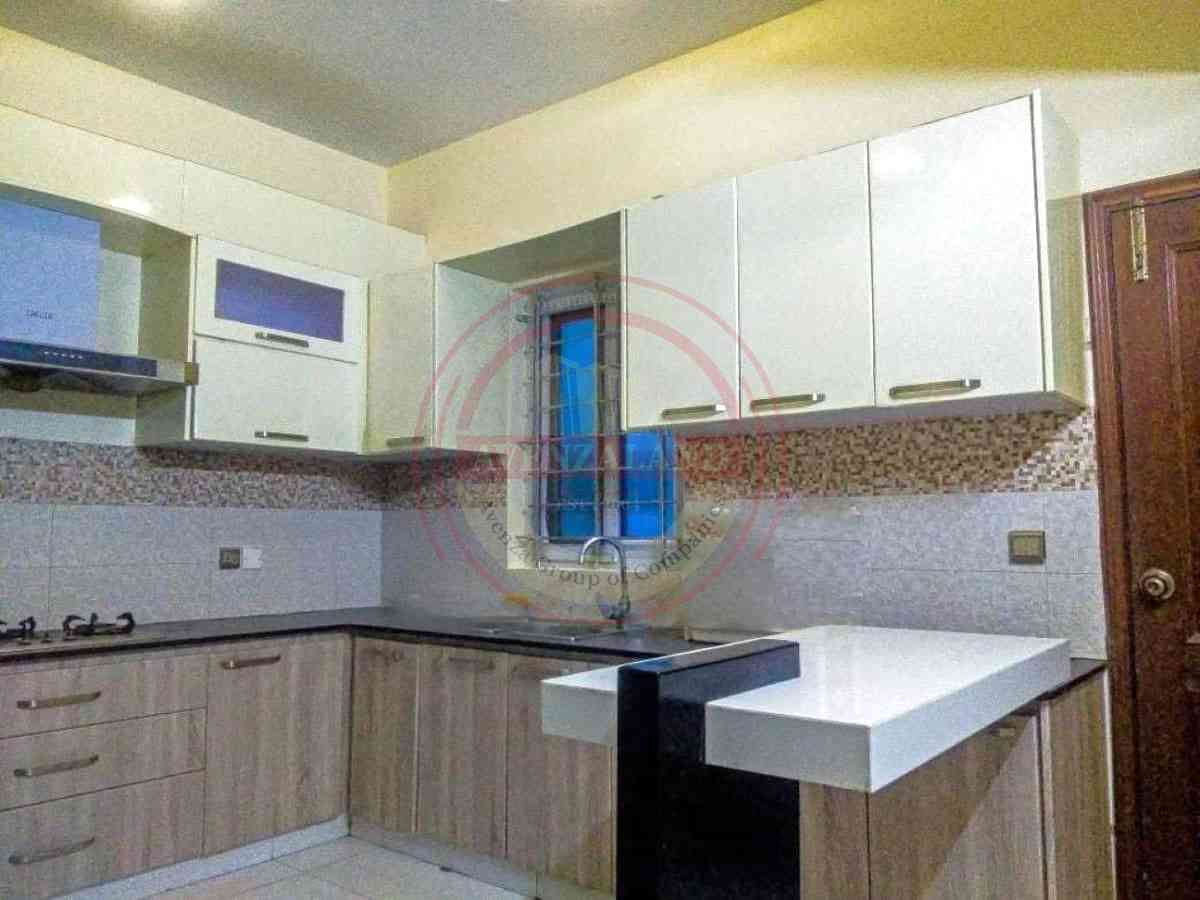 5.5 Marla Flat for sale Gulshan-e-Iqbal Block 11 Karachi