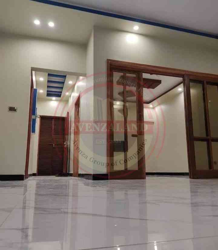5.5 Marla Flat for sale Gulshan-e-Iqbal Block 13C Karachi