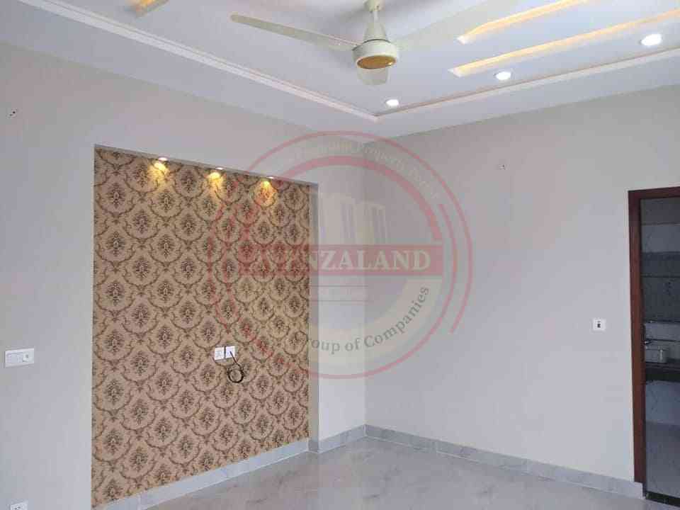 10 Marla House Available For Sale   Model Town  Multan.