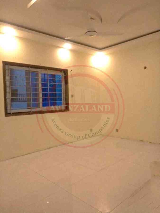 5.5 Marla Flat for sale Gulshan-e-Iqbal Block 11 Karachi