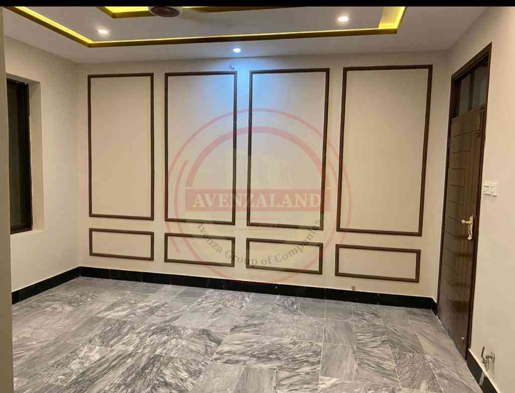 10  Marla House For Sale  Regi Model Town Peshawar