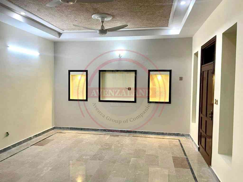 10  Marla House For Sale  Regi Model Town Peshawar