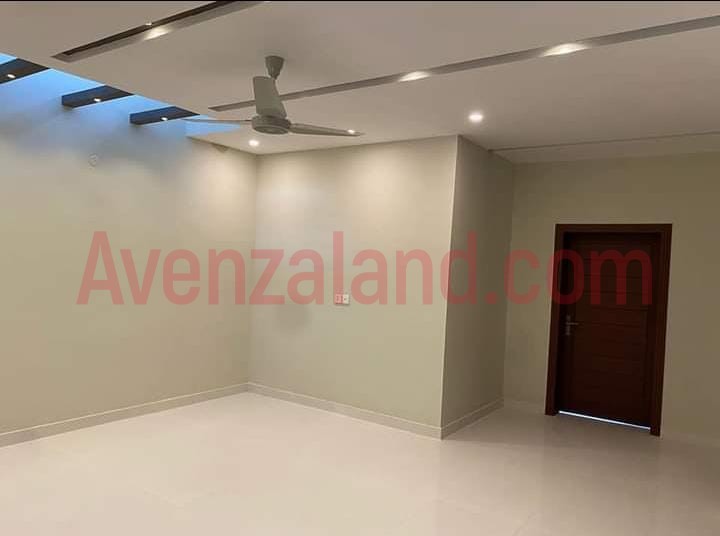 10 Marla House for sale Wall Street Bahria Enclave.